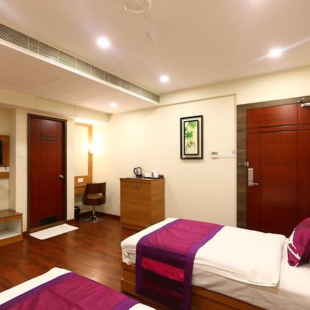 Fabhotel Prime Adore Residency شيناي المظهر الخارجي الصورة