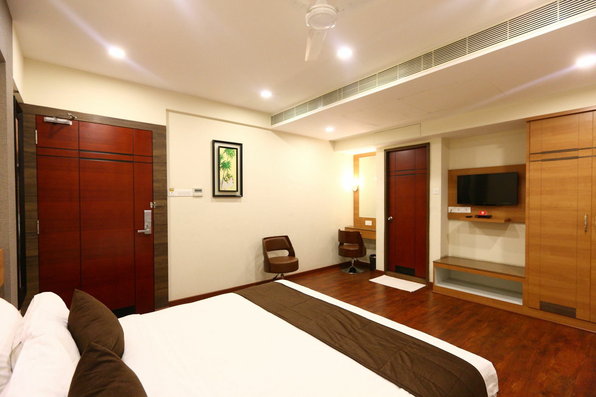 Fabhotel Prime Adore Residency شيناي المظهر الخارجي الصورة